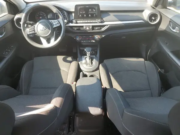 3KPF24AD7KE109854 2019 KIA FORTE - Image 8
