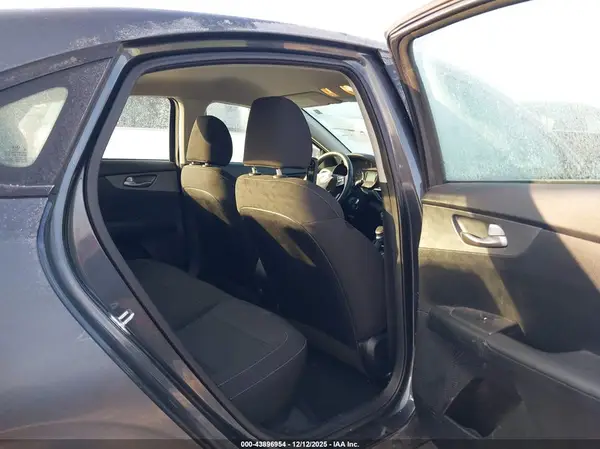 3KPF24AD7KE112723 2019 KIA FORTE - Image 8