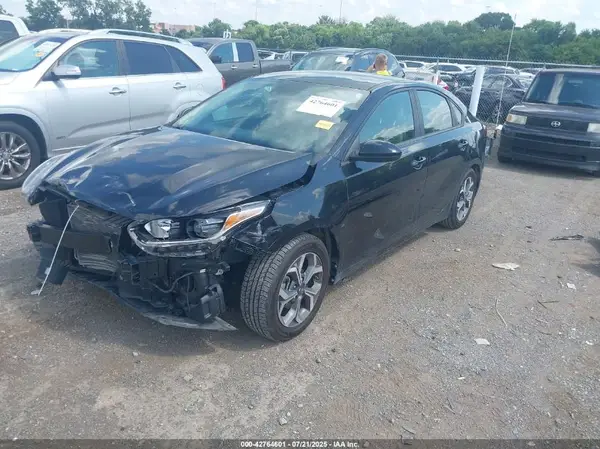 3KPF24AD7KE112821 2019 KIA FORTE - Image 2