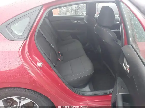 3KPF24AD7KE113886 2019 KIA FORTE - Image 8