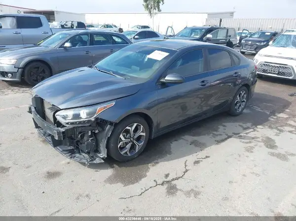 3KPF24AD7KE116335 2019 KIA FORTE - Image 2