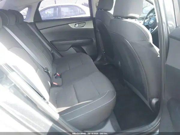 3KPF24AD7KE116335 2019 KIA FORTE - Image 8