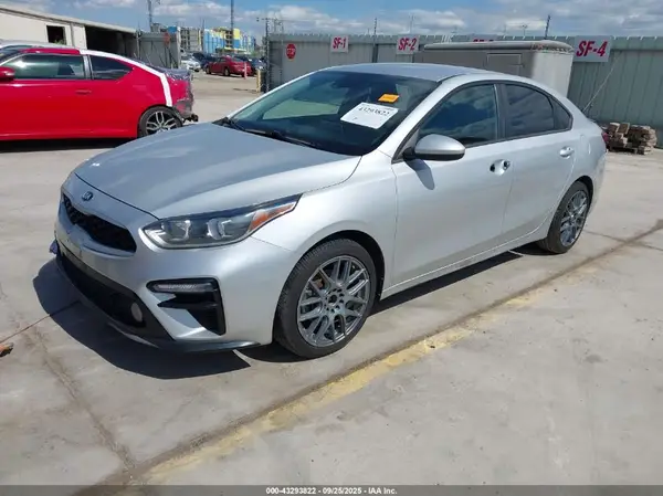 3KPF24AD7KE117727 2019 KIA FORTE - Image 2