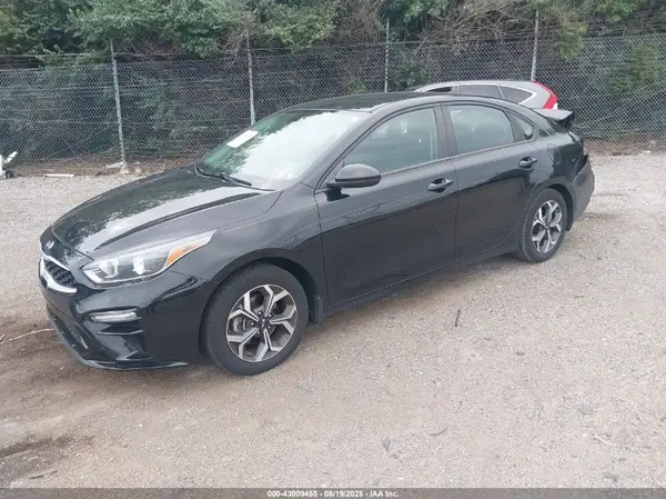 3KPF24AD7KE117761 2019 KIA FORTE - Image 2