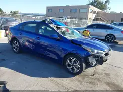 3KPF24AD7KE117825 2019 KIA FORTE