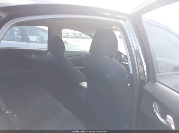 3KPF24AD7KE117856 2019 KIA FORTE - Image 8