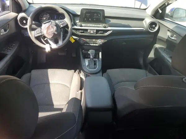 3KPF24AD7KE121826 2019 KIA FORTE - Image 8