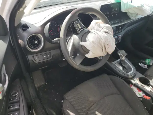 3KPF24AD7KE121888 2019 KIA FORTE - Image 8