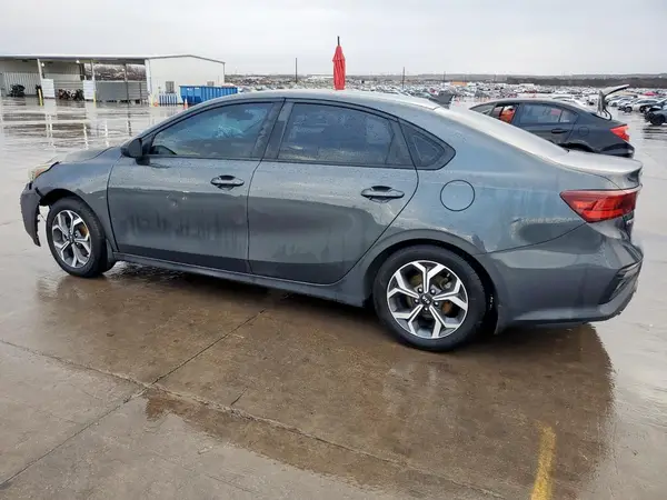 3KPF24AD7KE124466 2019 KIA FORTE - Image 2