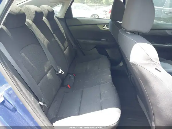 3KPF24AD7KE124676 2019 KIA FORTE - Image 8
