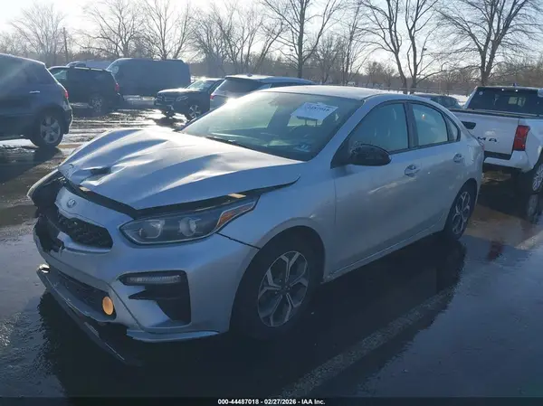 3KPF24AD7KE125097 2019 KIA FORTE - Image 2