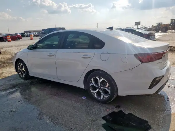 3KPF24AD7KE128792 2019 KIA FORTE - Image 2