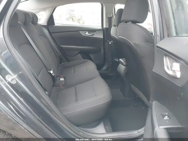 3KPF24AD7KE129697 2019 KIA FORTE - Image 8