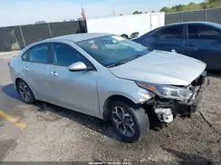 3KPF24AD7KE132213 2019 KIA FORTE