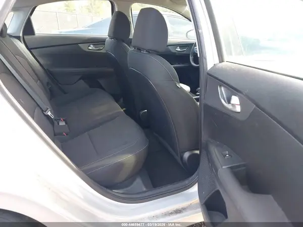 3KPF24AD7KE132213 2019 KIA FORTE - Image 8