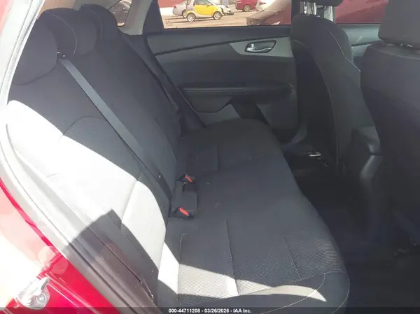 3KPF24AD7KE136729 2019 KIA FORTE - Image 8