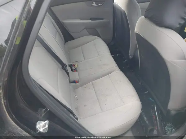 3KPF24AD7KE137461 2019 KIA FORTE - Image 8