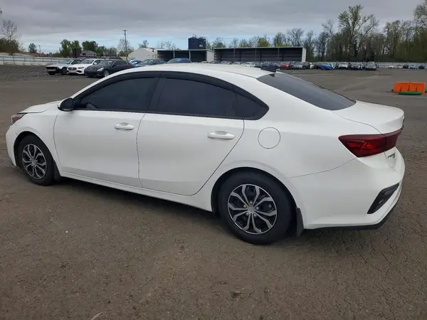 3KPF24AD7KE138142 2019 KIA FORTE - Image 2