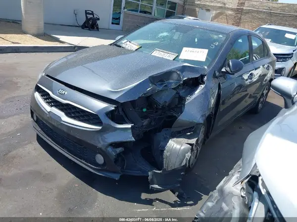 3KPF24AD7KE139680 2019 KIA FORTE - Image 2