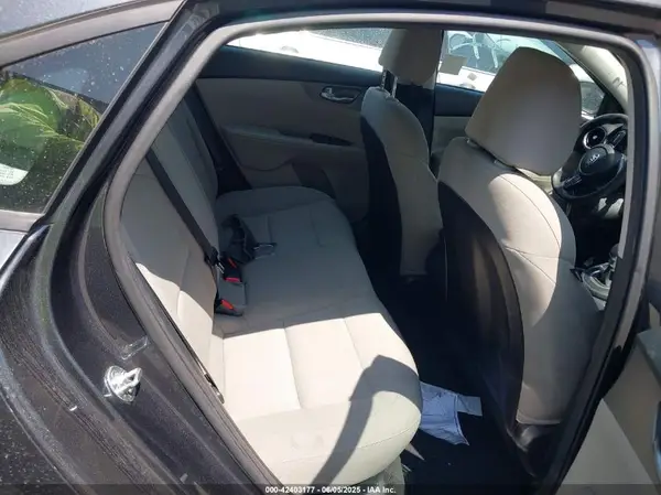 3KPF24AD7KE139680 2019 KIA FORTE - Image 8