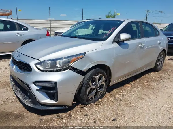 3KPF24AD7LE140717 2020 KIA FORTE - Image 2
