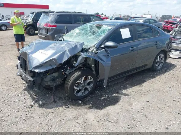 3KPF24AD7LE155704 2020 KIA FORTE - Image 2