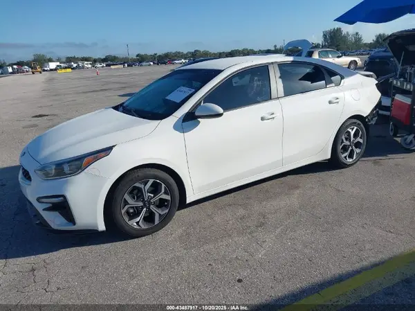3KPF24AD7LE211723 2020 KIA FORTE - Image 2