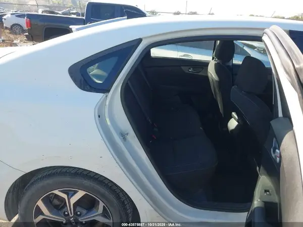 3KPF24AD7LE214623 2020 KIA FORTE - Image 8