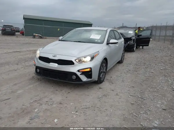 3KPF24AD7LE223984 2020 KIA FORTE - Image 2