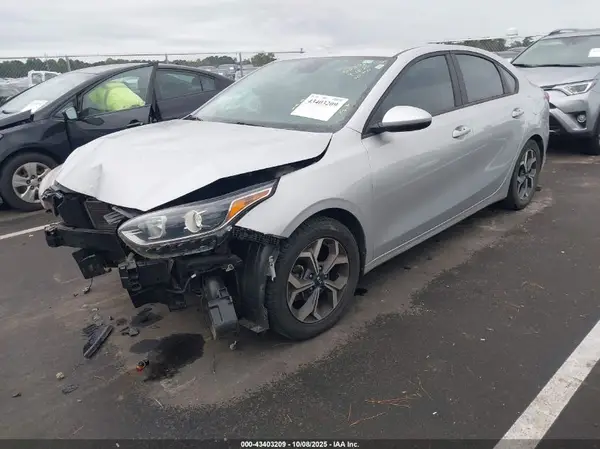 3KPF24AD7LE225475 2020 KIA FORTE - Image 2