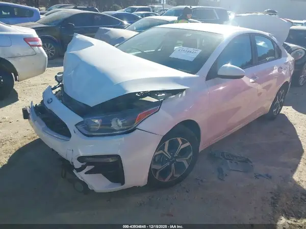 3KPF24AD7LE242079 2020 KIA FORTE - Image 2