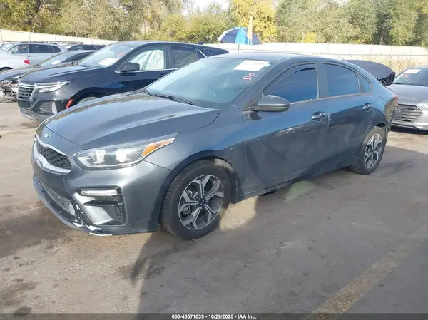 3KPF24AD7LE255589 2020 KIA FORTE - Image 2