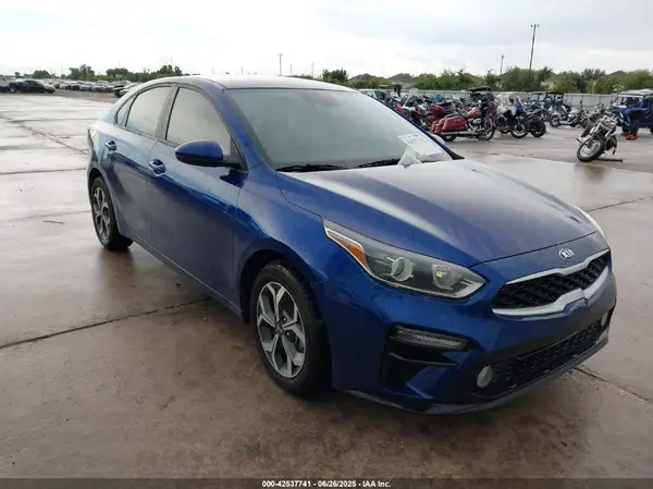 3KPF24AD7ME264231 2021 KIA FORTE - Image 1