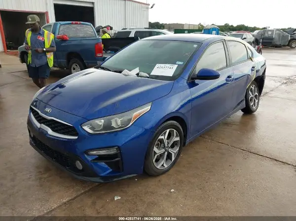 3KPF24AD7ME264231 2021 KIA FORTE - Image 2