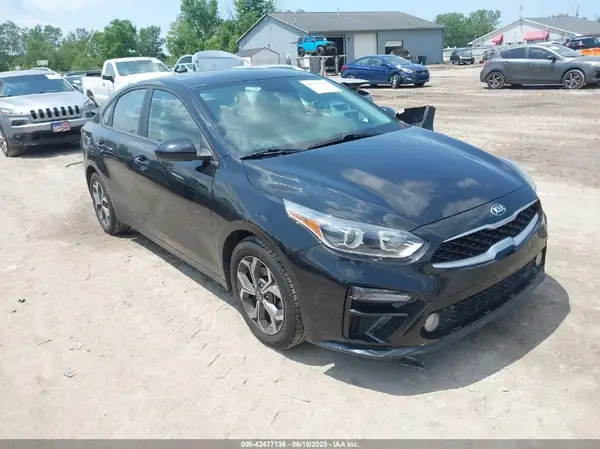 3KPF24AD7ME264763 2021 KIA FORTE - Image 1