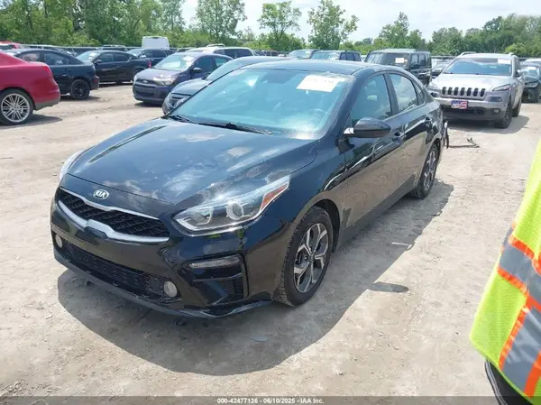 3KPF24AD7ME264763 2021 KIA FORTE - Image 2