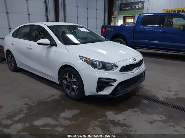 3KPF24AD7ME266786 2021 KIA FORTE - Image 1