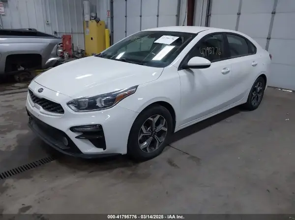 3KPF24AD7ME266786 2021 KIA FORTE - Image 2