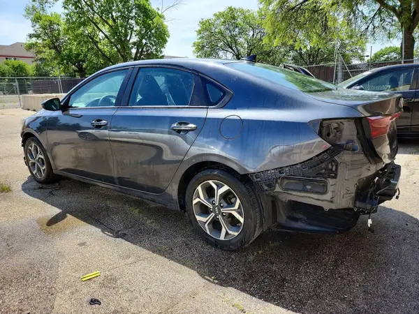 3KPF24AD7ME267467 2021 KIA FORTE - Image 2