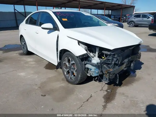 3KPF24AD7ME267985 2021 KIA FORTE - Image 1
