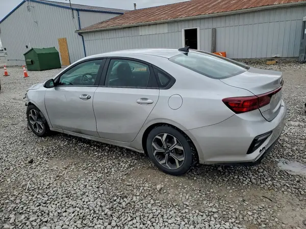 3KPF24AD7ME269624 2021 KIA FORTE - Image 2