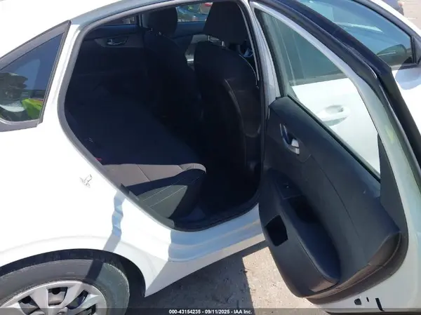 3KPF24AD7ME276850 2021 KIA FORTE - Image 8
