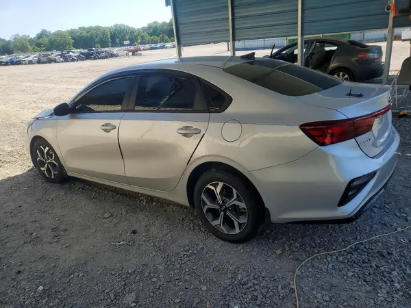3KPF24AD7ME278985 2021 KIA FORTE - Image 2