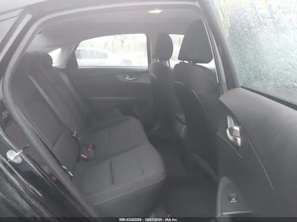 3KPF24AD7ME281238 2021 KIA FORTE - Image 8