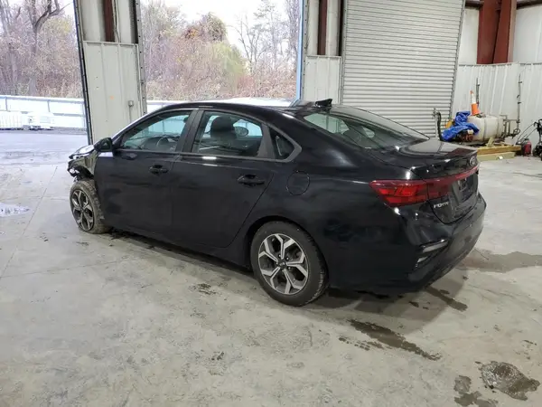 3KPF24AD7ME281935 2021 KIA FORTE - Image 2