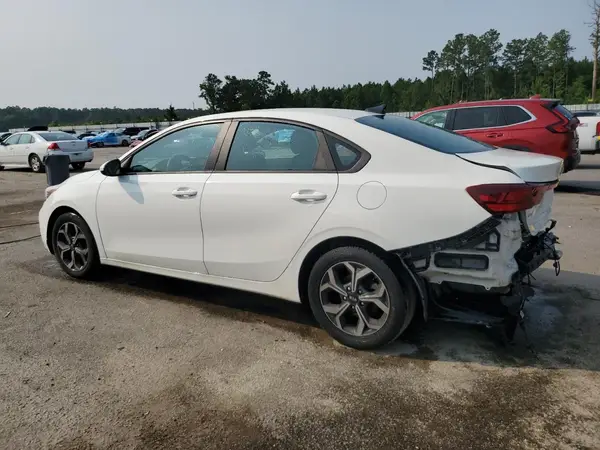 3KPF24AD7ME286634 2021 KIA FORTE - Image 2
