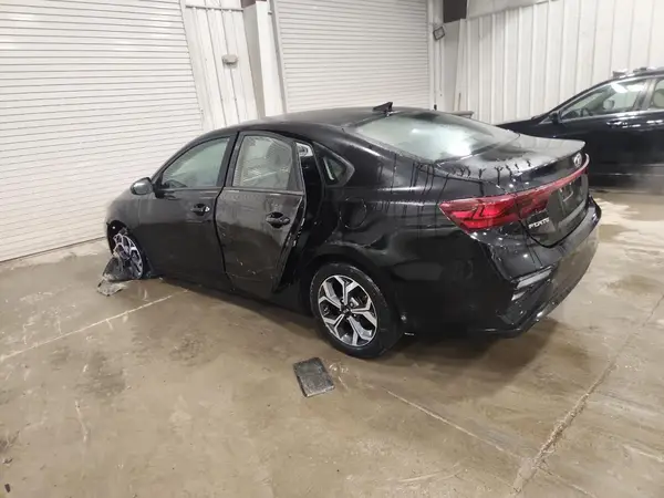 3KPF24AD7ME287458 2021 KIA FORTE - Image 2