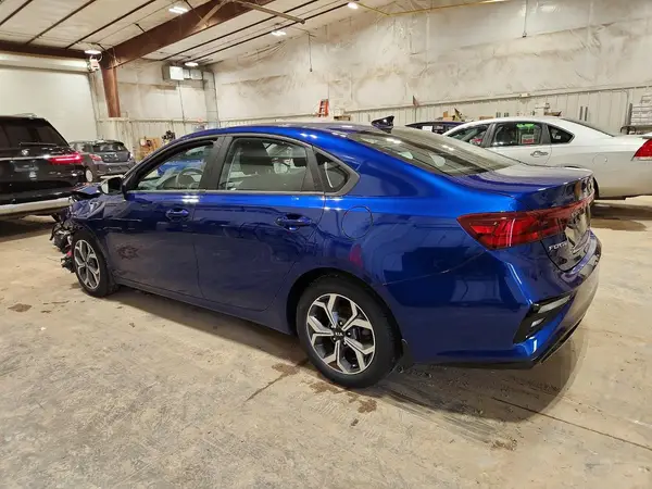 3KPF24AD7ME288996 2021 KIA FORTE - Image 2