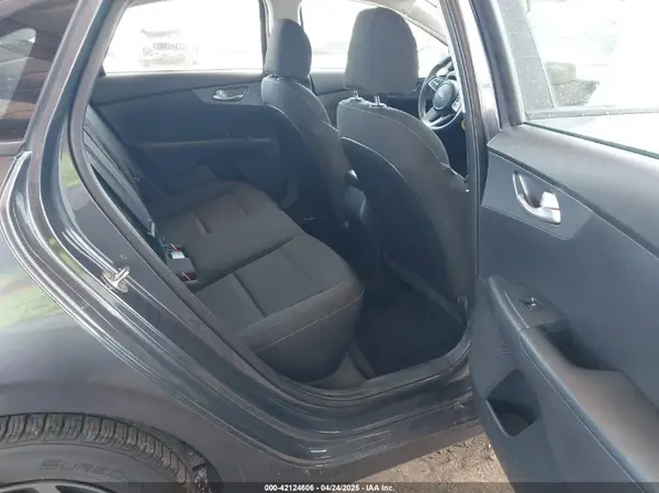 3KPF24AD7ME294409 2021 KIA FORTE - Image 8