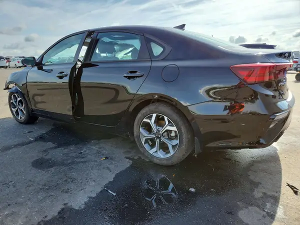 3KPF24AD7ME296161 2021 KIA FORTE - Image 2